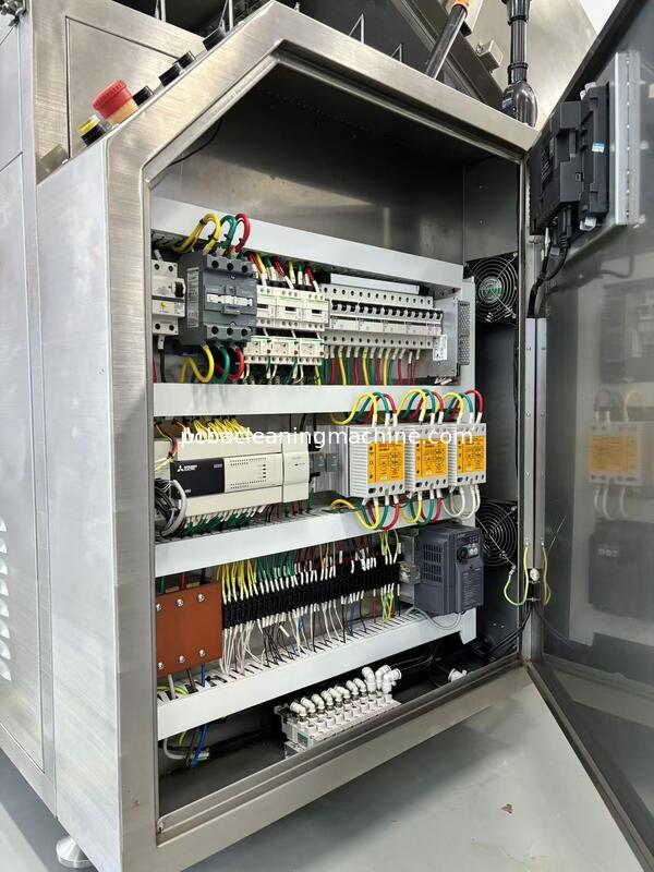 Automatyczna maszyna do czyszczenia palet z sterowaniem PLC o pojemności zbiornika płynu 80L i czasie suszenia od 5 do 15 minut, odpowiednia do różnych typów palet