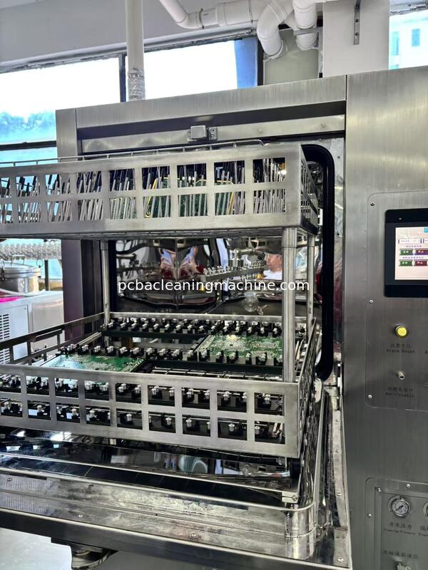 Usuń plamy z PCBA za pomocą chemicznego środka czyszczącego SME-5600T, główne zastosowanie: elektronika samochodowa PCBA, wojskowa PCBA, lotnicza PCBA, telekomunikacyjna PCBA, medyczna PCBA, PCBA mierników cyfrowych, maszyny. Cechy