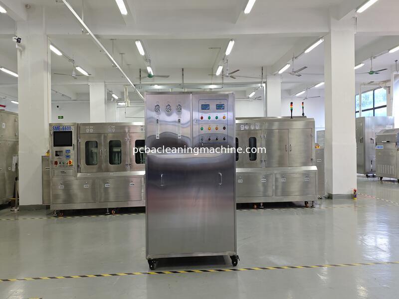 Zakres ciśnienia gazu 0,4-0,6Mpa Maszyna do czyszczenia PCB Proces czyszczenia zapewnia wyniki czyszczenia linii montażowych elektronicznych