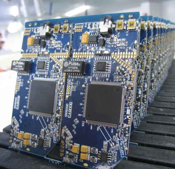 560 * 610 mm Automatyczna maszyna czyszcząca Pcba Dwuwarstwowy kosz do mycia z ilością i wielokrotnością